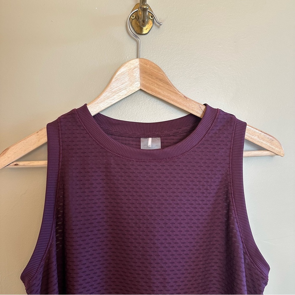 Set of Calla Moisture Wicking Tank Tops in Plum and Teal- M - Picture 3 of 11